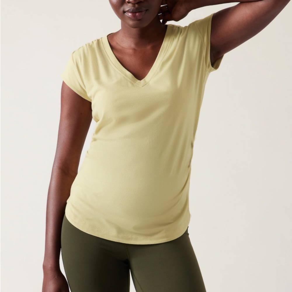Athleta V-Neck Tee Size Small